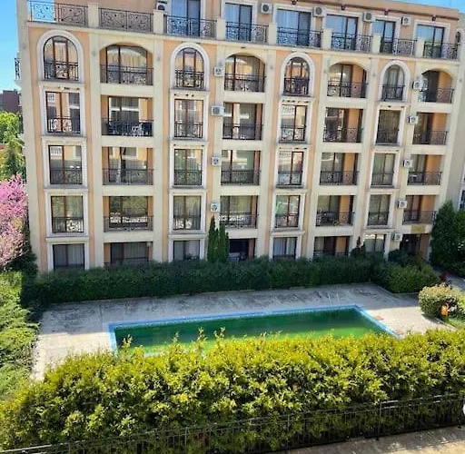 Astoria 5. K.k. Elenite Lägenhet *