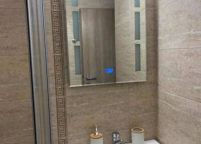 Astoria 5. K.k. Elenite Apartmán *