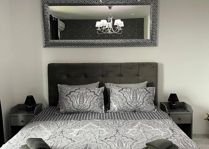 Astoria 5. K.k. Elenite Apartmán