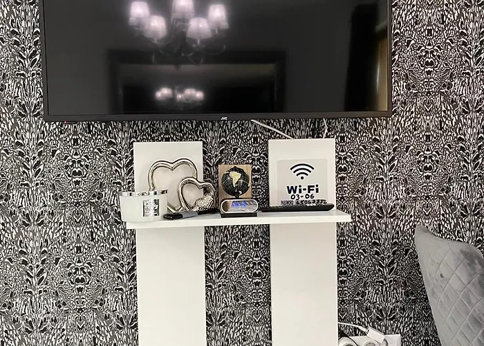 Astoria 5. K.k. Elenite Lägenhet